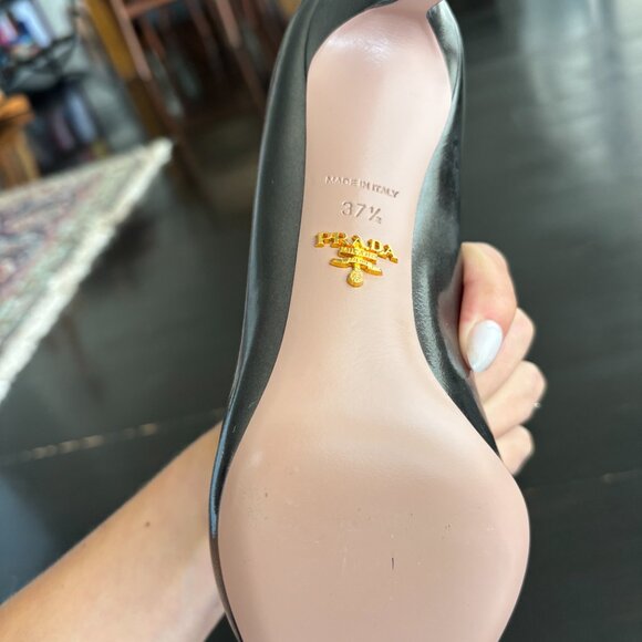 Prada Pewter Metallic Leather Pointed Toe Pumps – Size 37.5 (BRAND NEW) - Picture 6 of 16